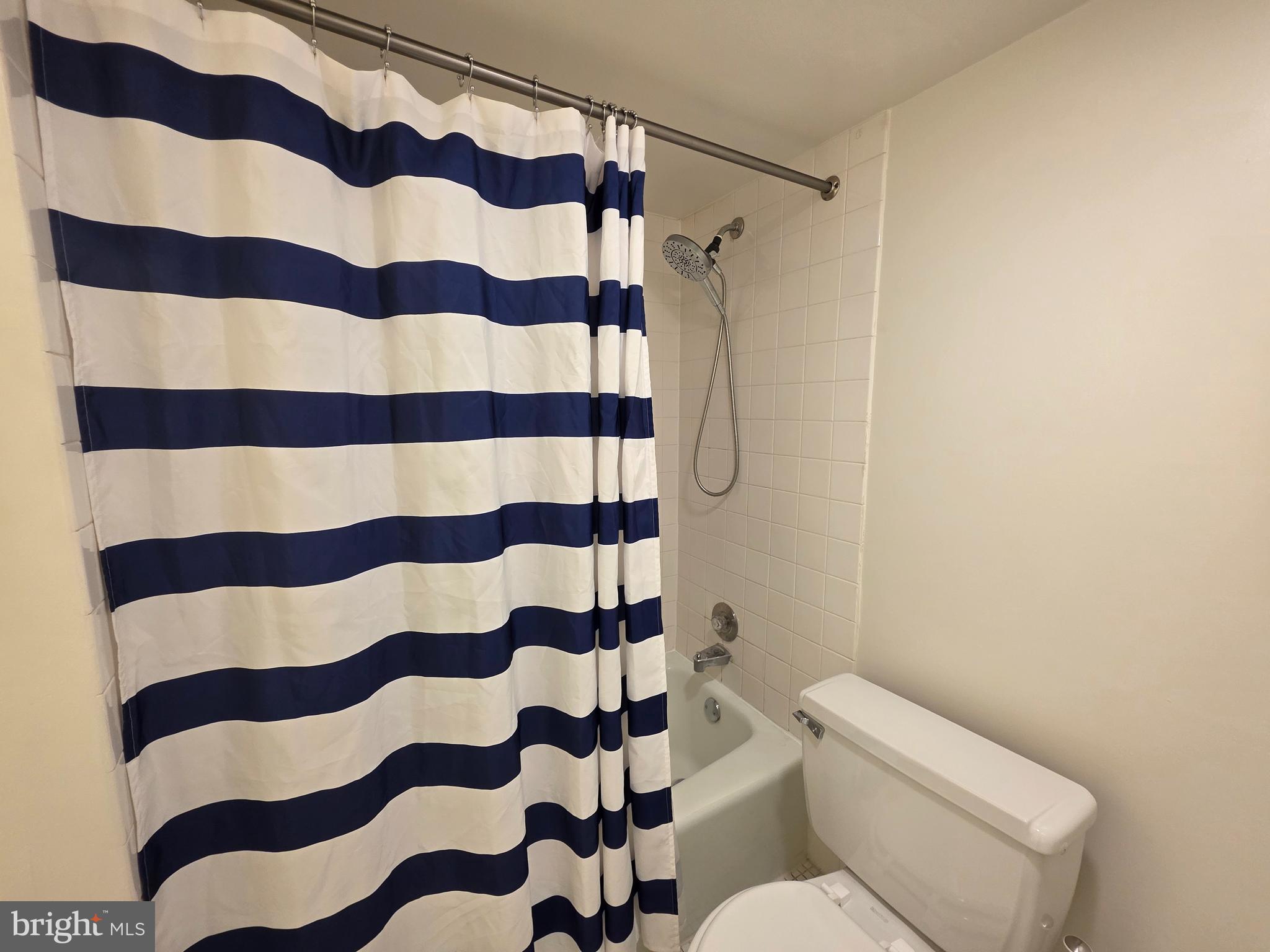 HUNTING CREEK CLUB CONDOMINIUMS - Residential