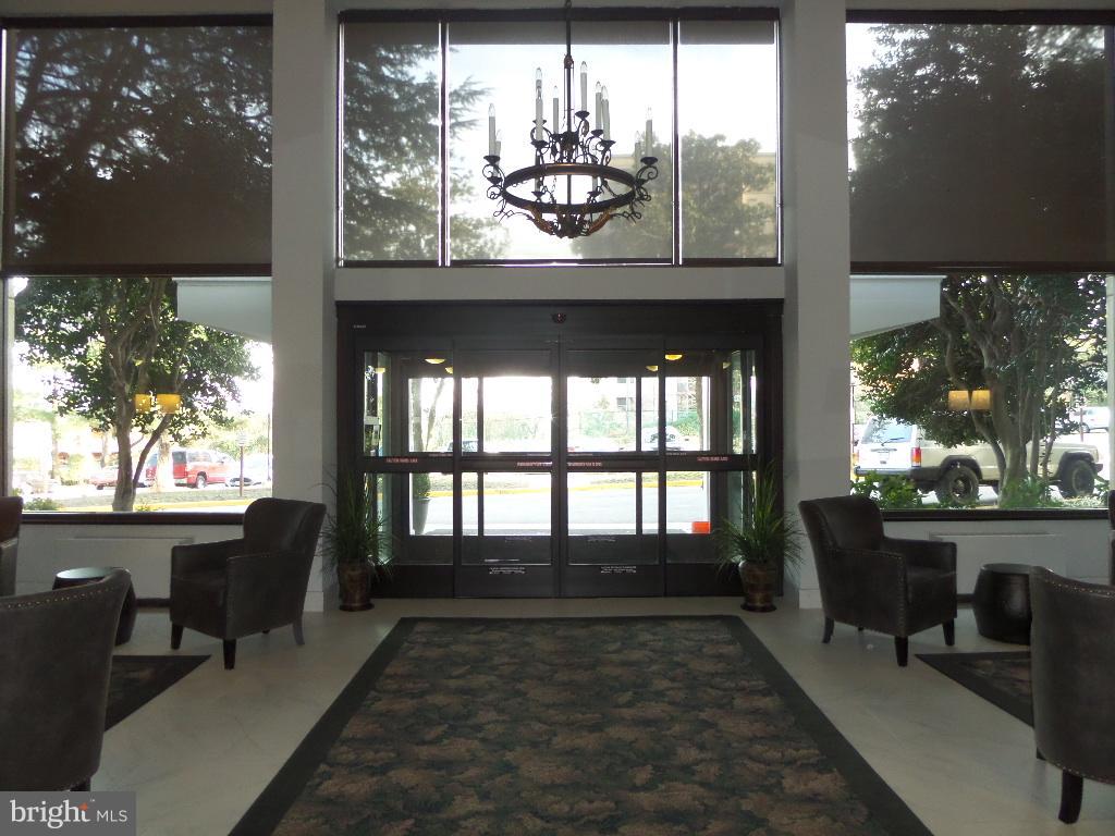 HUNTING CREEK CLUB CONDOMINIUMS - Residential