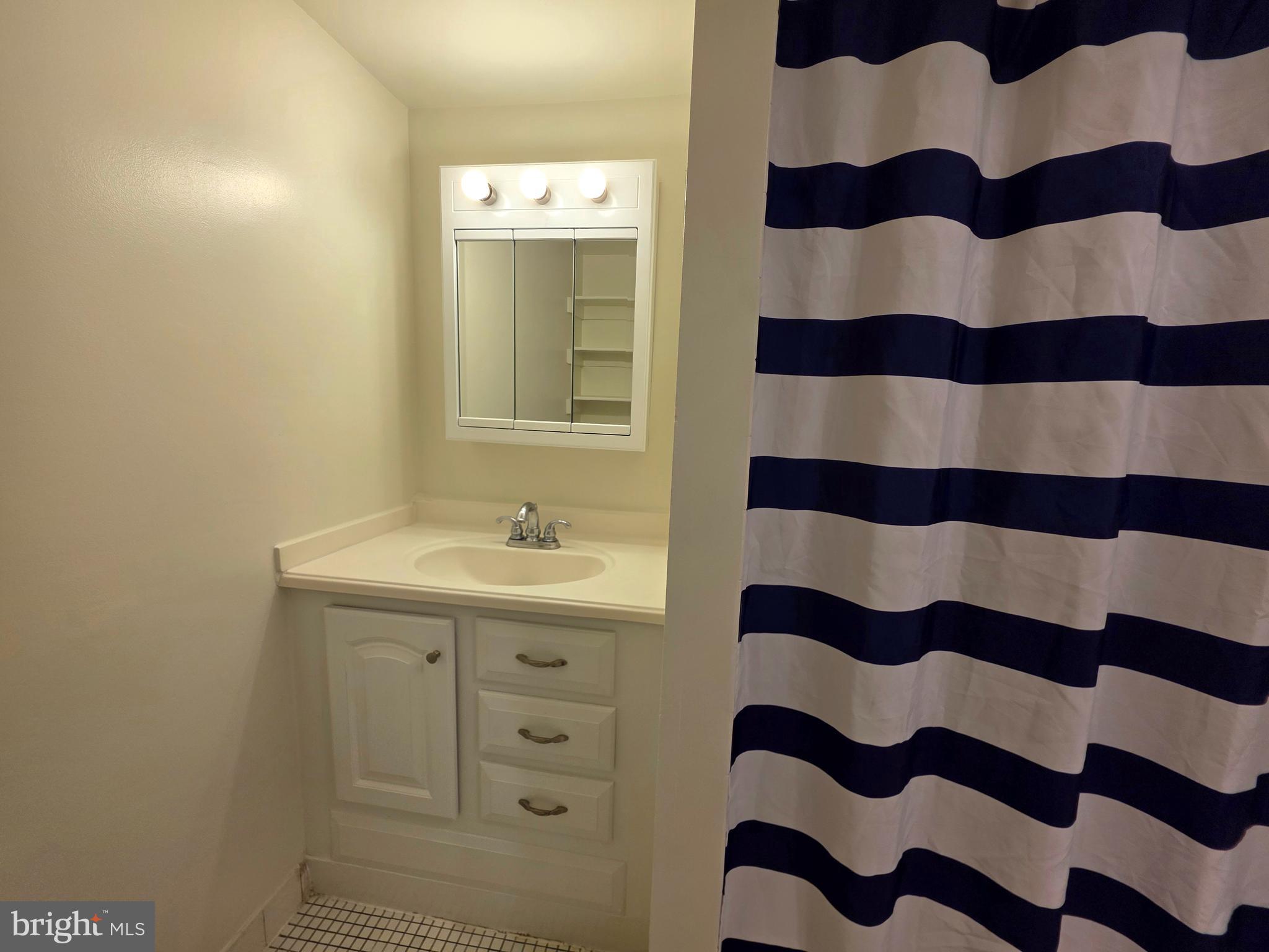 HUNTING CREEK CLUB CONDOMINIUMS - Residential