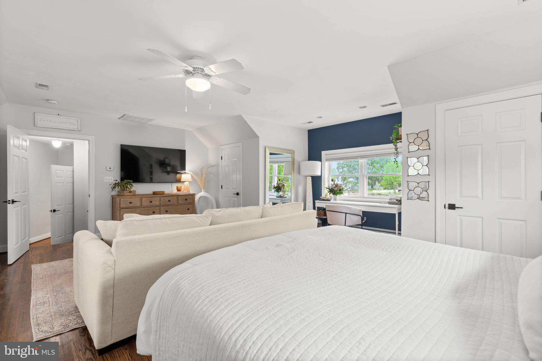 BOWLEYS QUARTERS - Residential