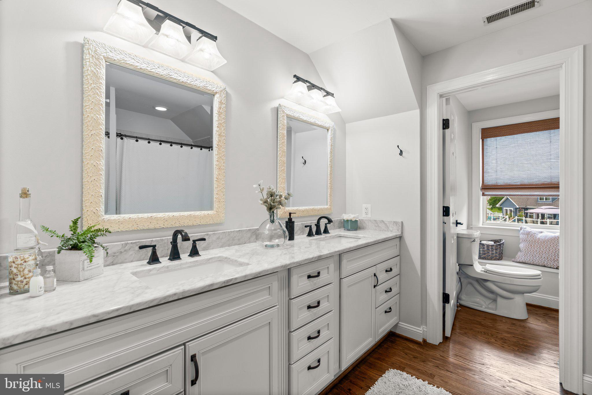 BOWLEYS QUARTERS - Residential