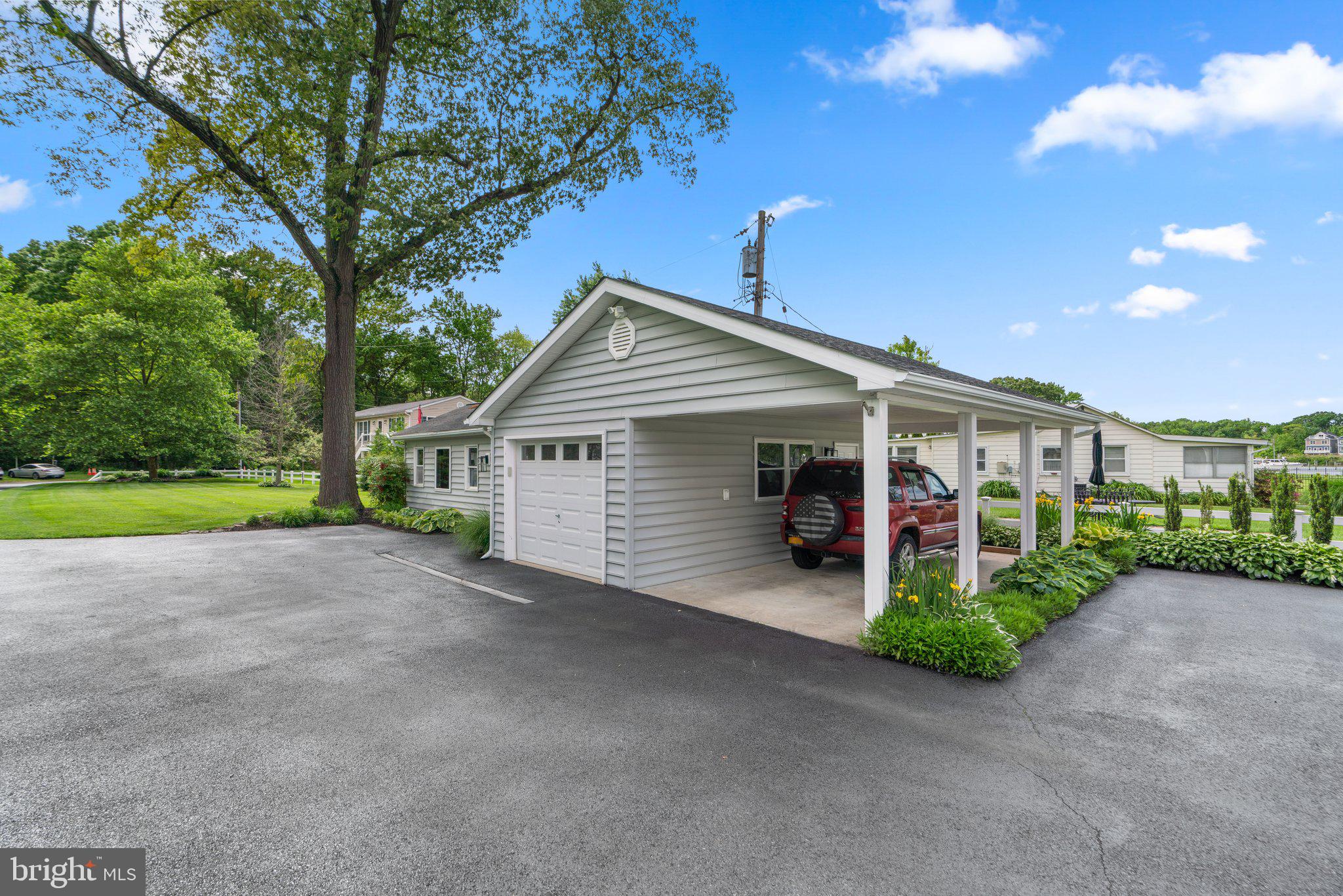 BOWLEYS QUARTERS - Residential