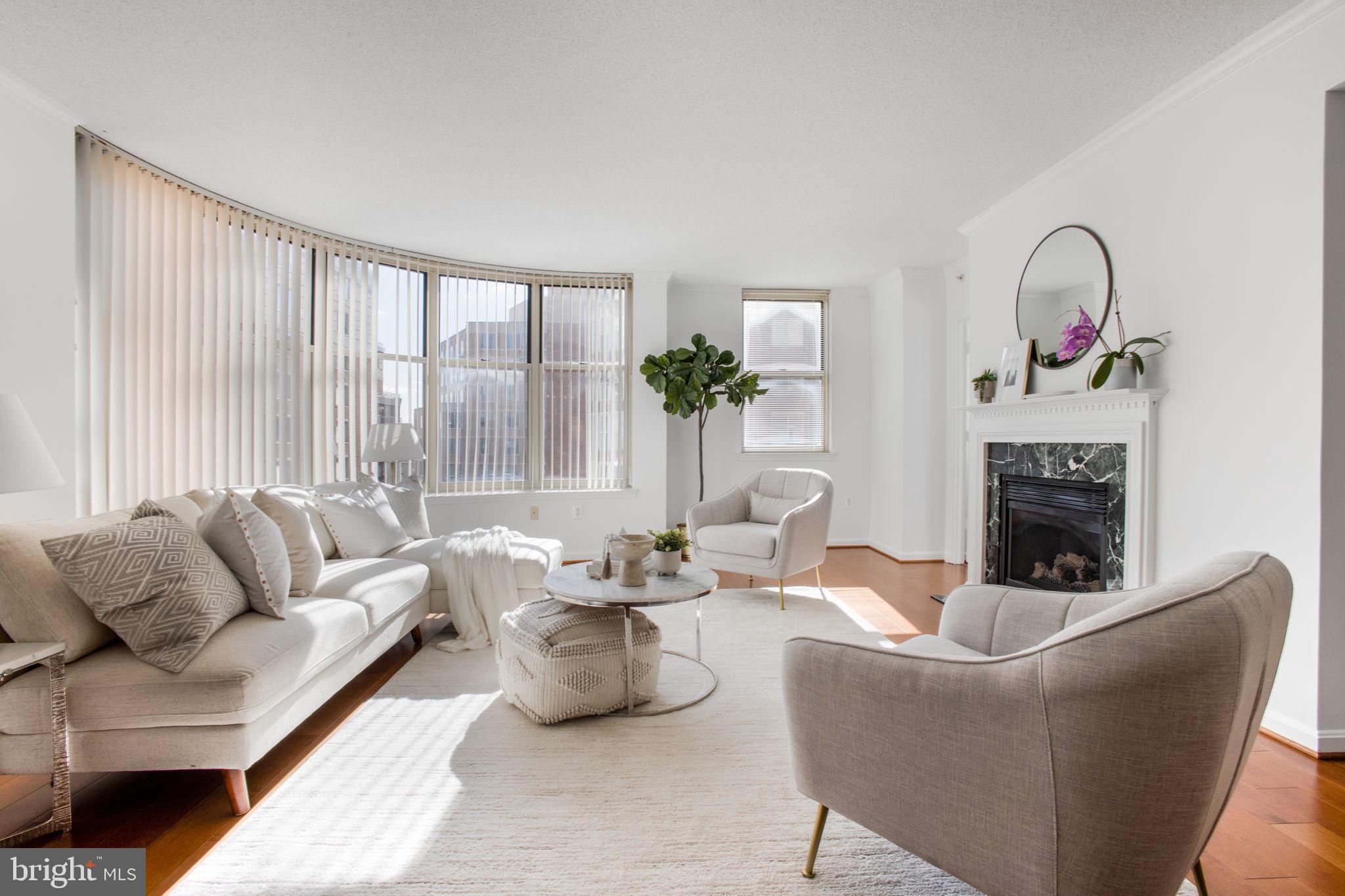 LEXINGTON SQUARE - Residential