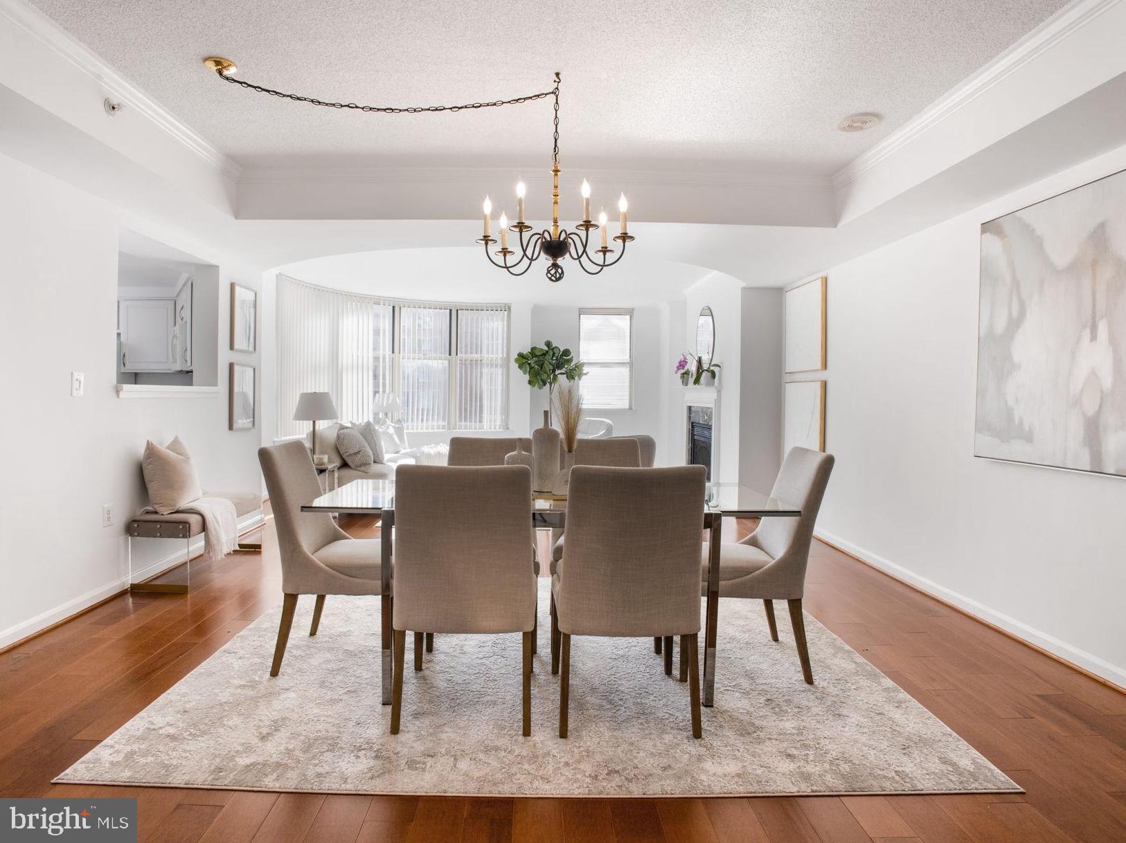 LEXINGTON SQUARE - Residential