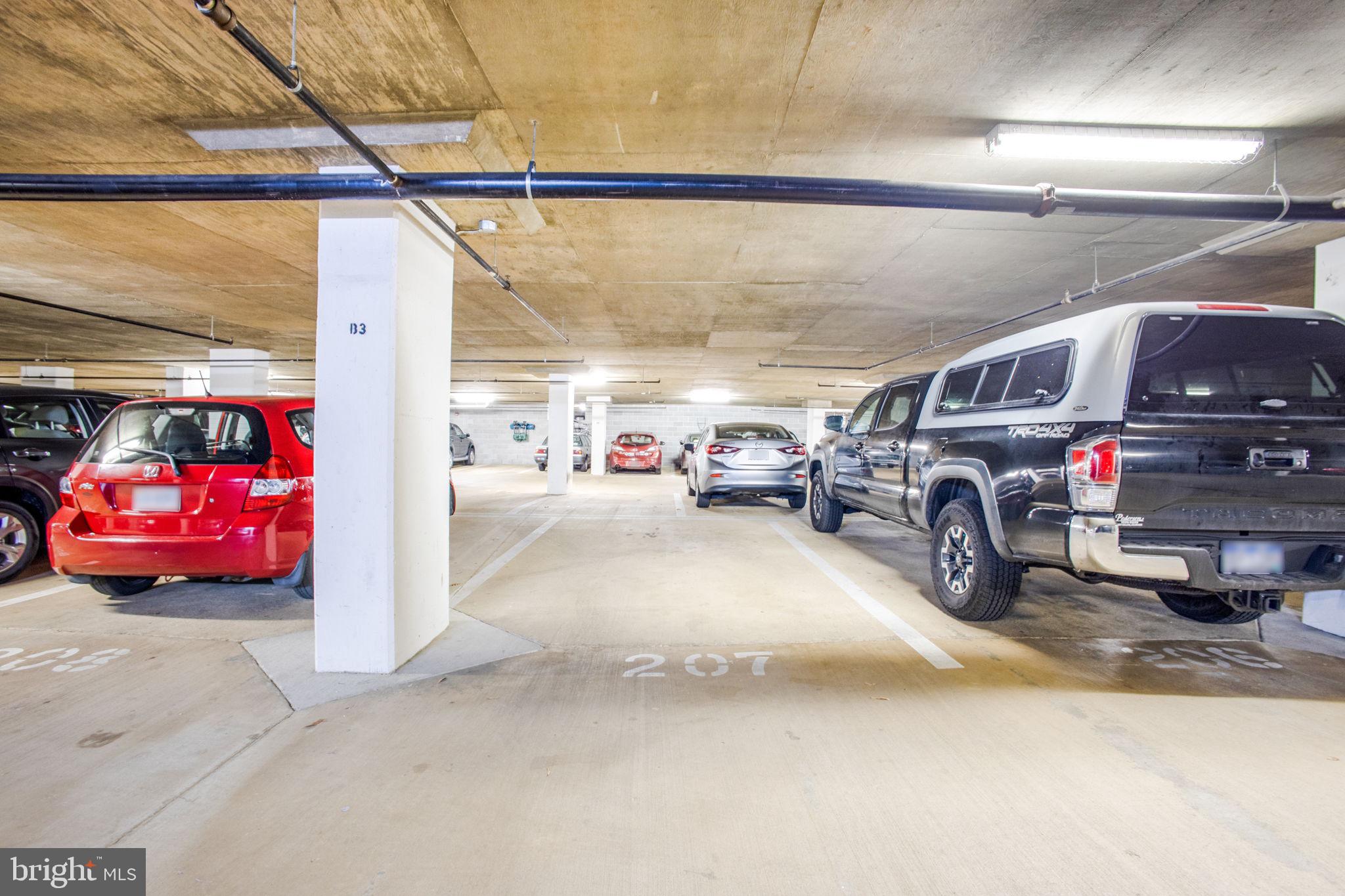 LEXINGTON SQUARE - Residential