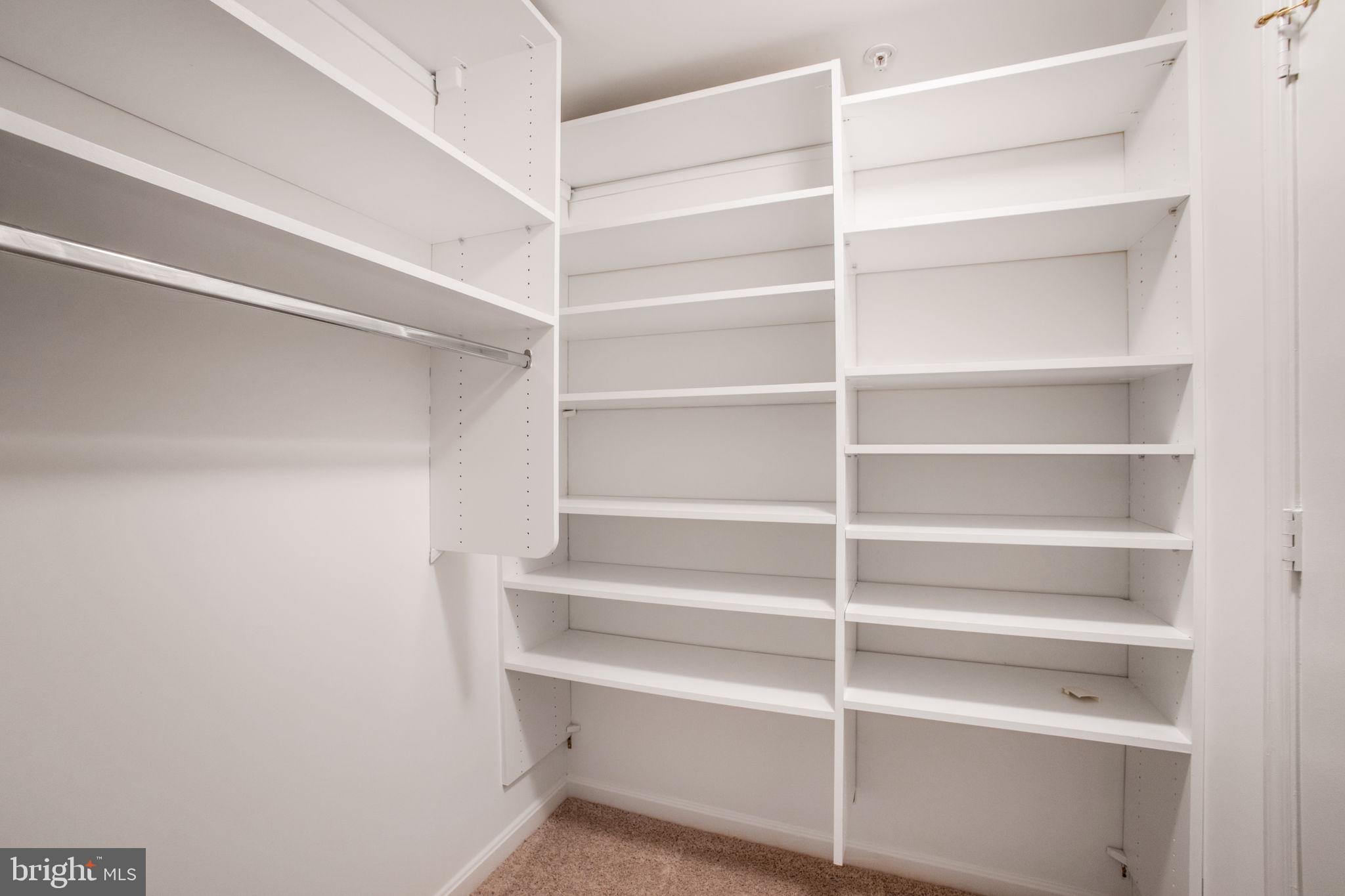 LEXINGTON SQUARE - Residential