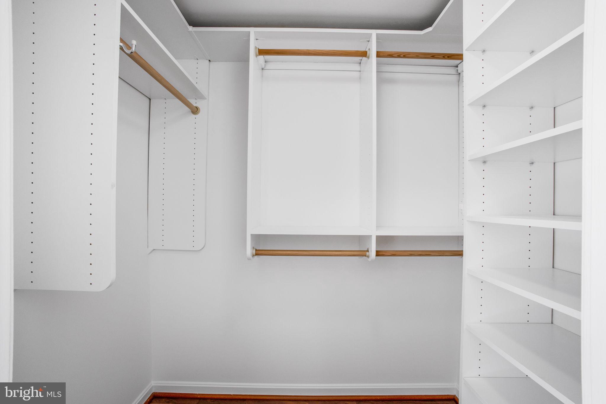 LEXINGTON SQUARE - Residential