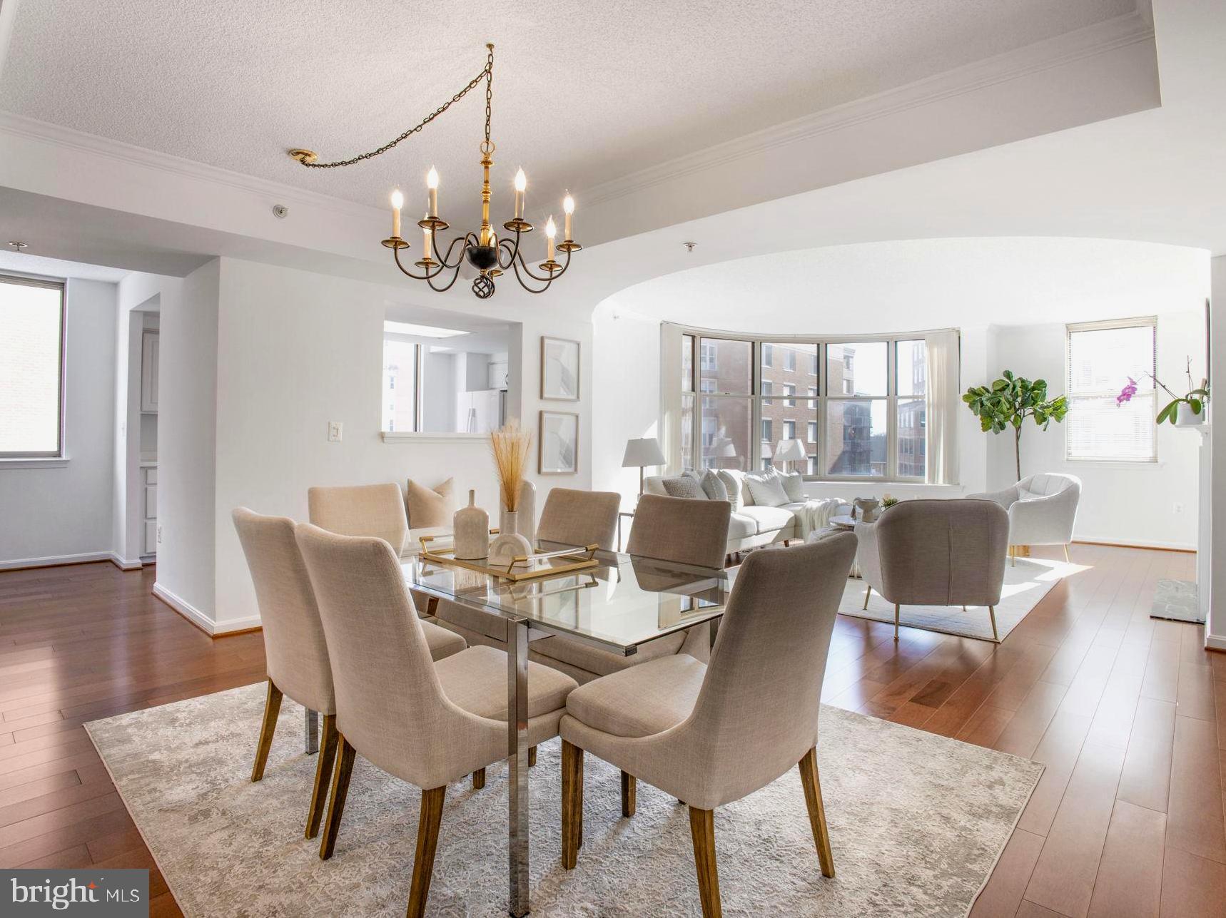 LEXINGTON SQUARE - Residential