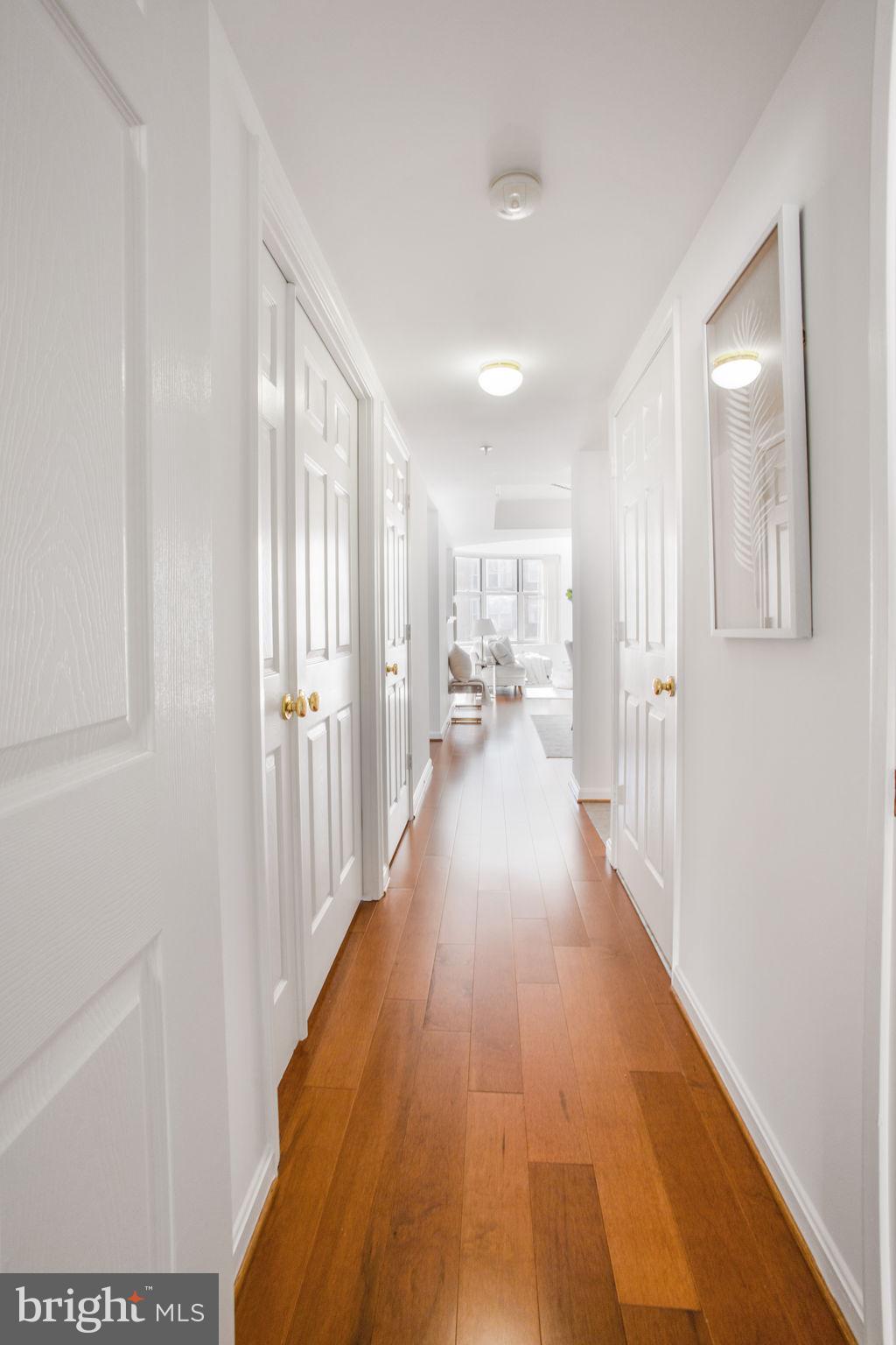 LEXINGTON SQUARE - Residential