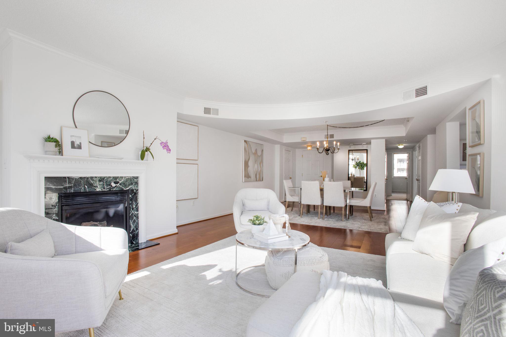 LEXINGTON SQUARE - Residential