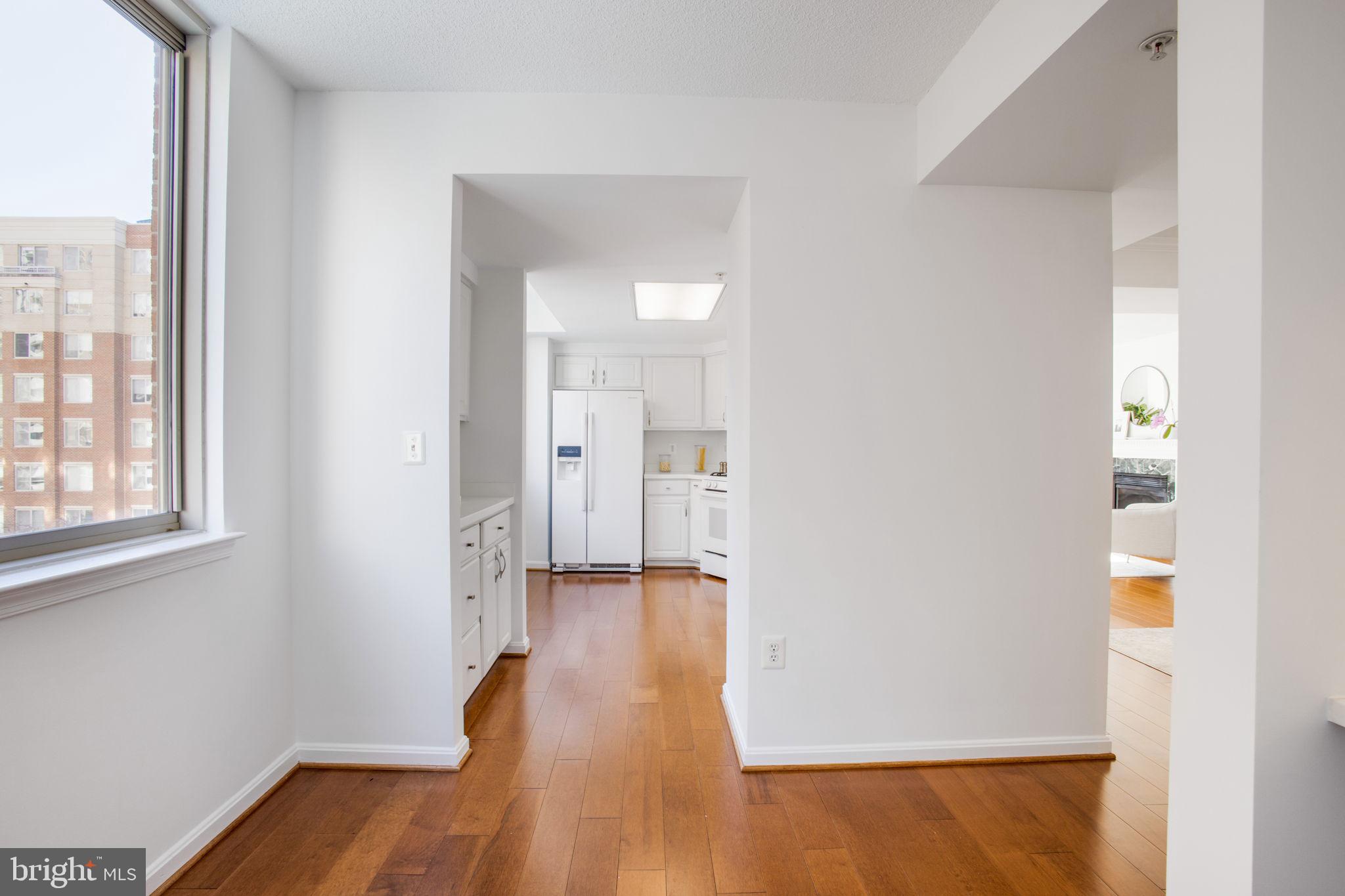 LEXINGTON SQUARE - Residential