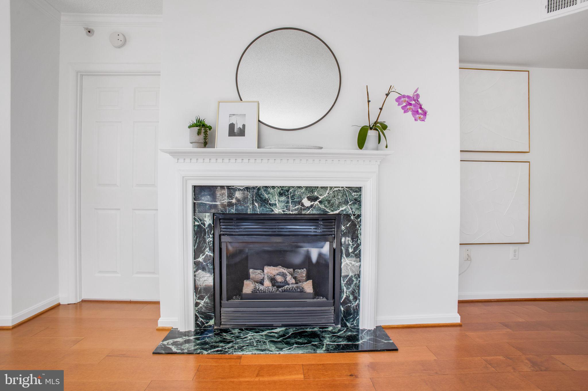 LEXINGTON SQUARE - Residential