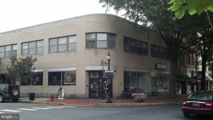 Desirable Downtown Dover location.  Turn Key restaurant.  Flexible floor plan can be modified to meet tenant's needs.  Easily accessible from Rt. 13 and Rt1 as well as Rt. 8.  The first floor is fully leased.  Two units with full basements to each unit.  31 Loockerman St has a finished basement.  This property is included in the sale.  e second floor consists of seven office suites with a large conference room that is shared by all tenants.