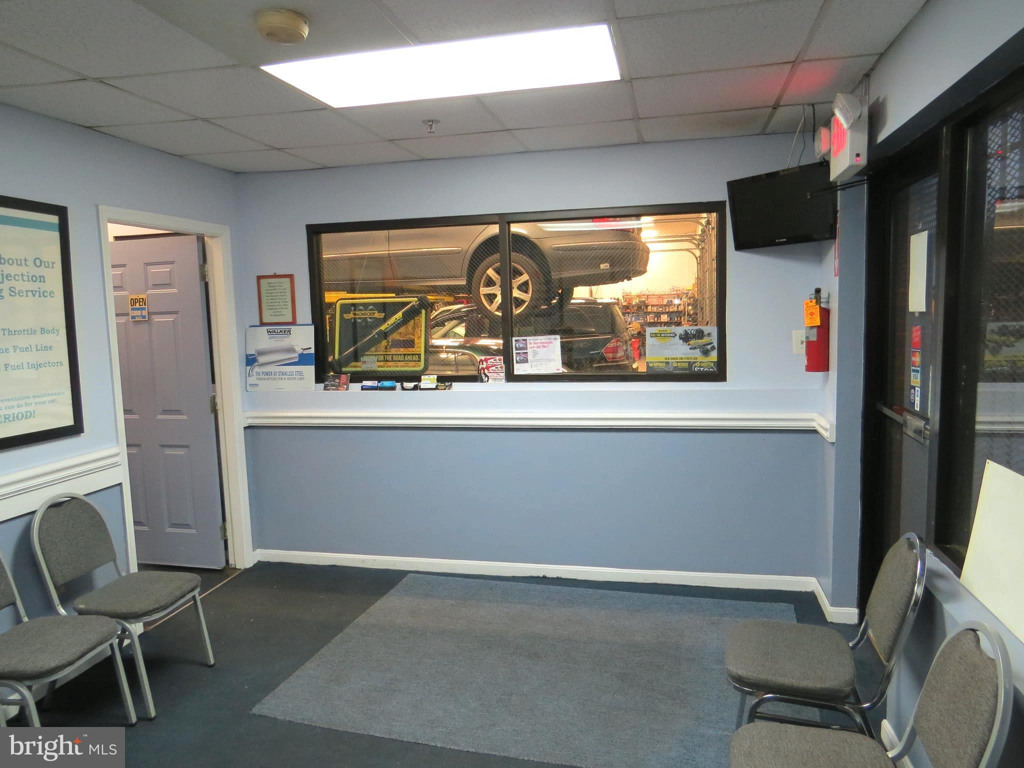 CAPITOL HEIGHTS - Commercial Sale