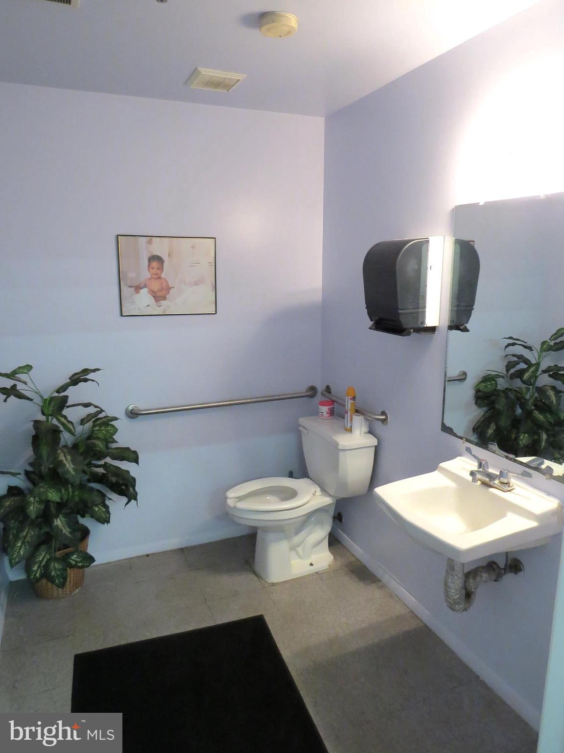 CAPITOL HEIGHTS - Commercial Sale