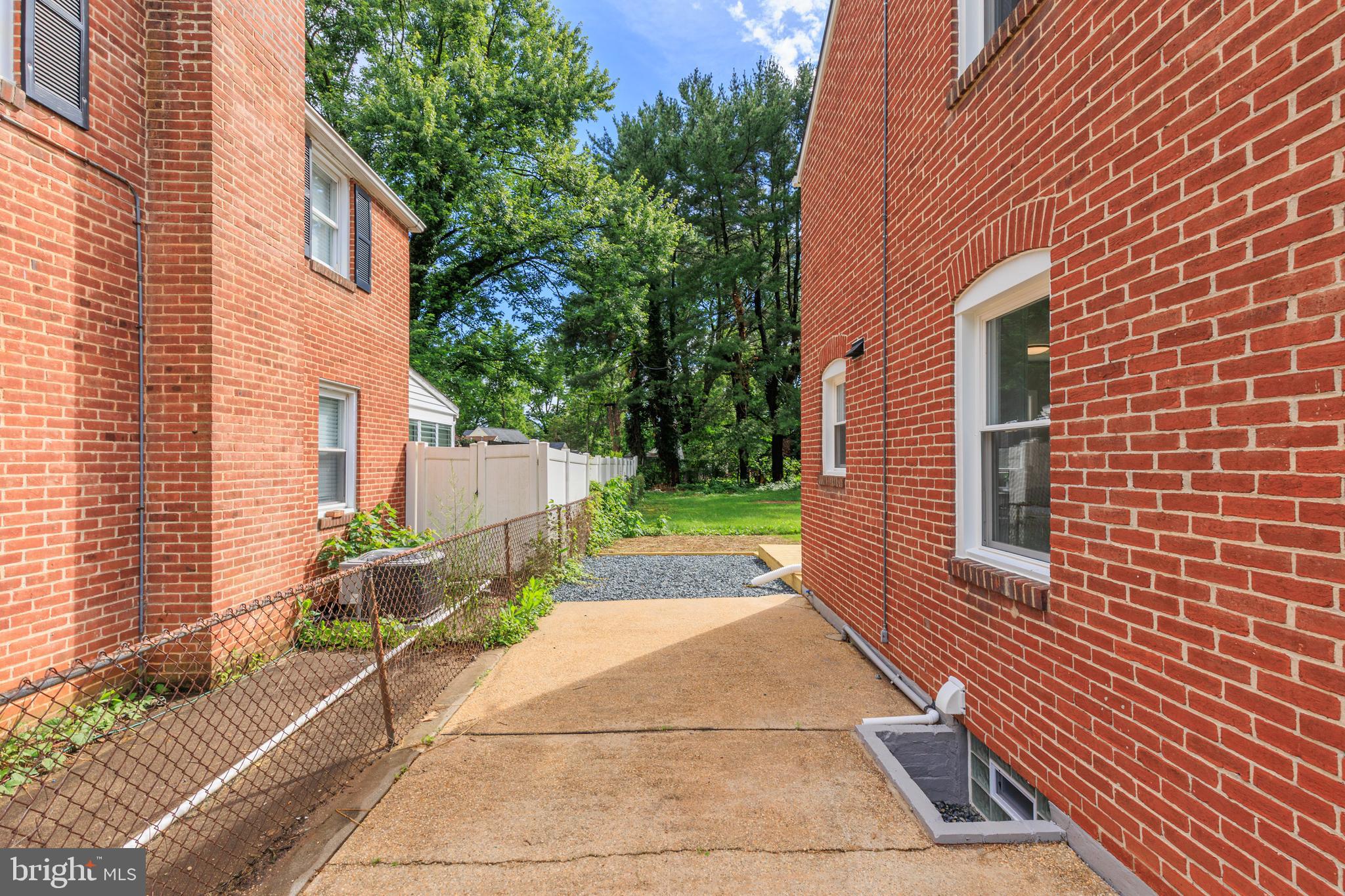 ROCKDALE PLAINS - Residential