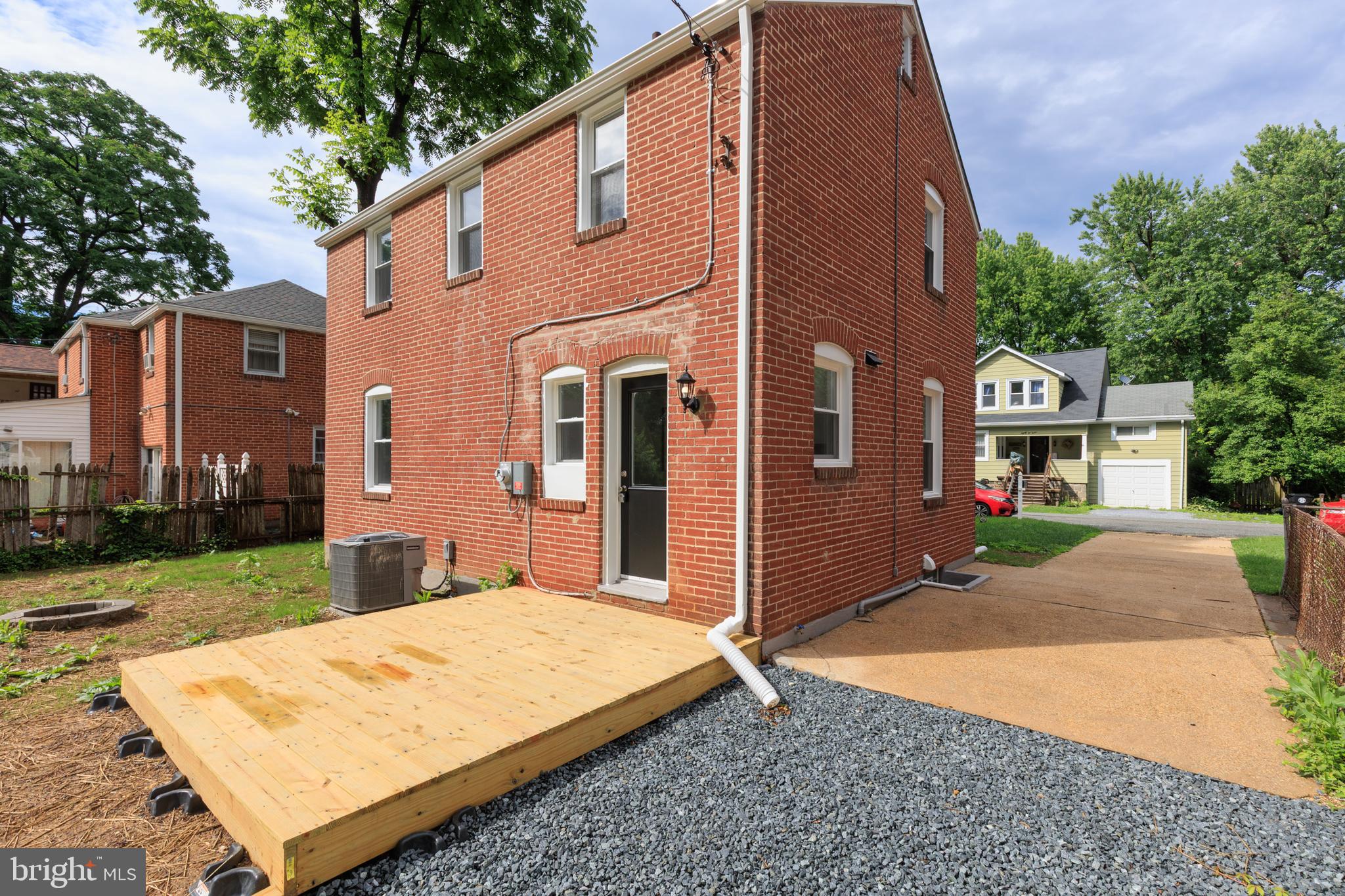 ROCKDALE PLAINS - Residential