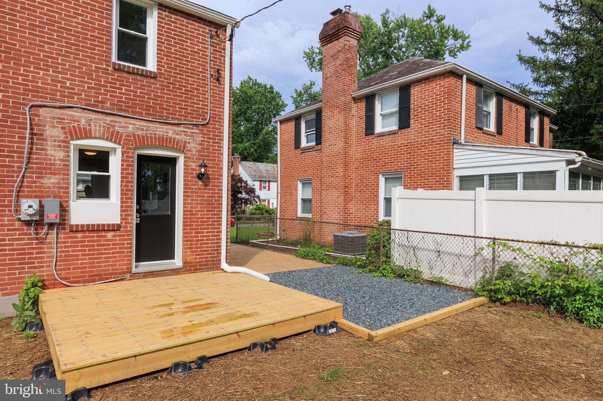 ROCKDALE PLAINS - Residential