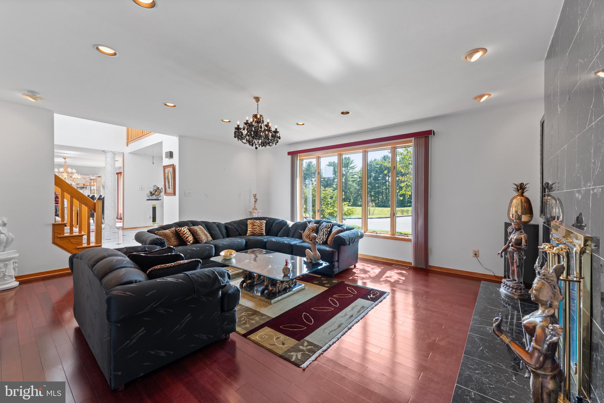 LONG LANE FARMS 2 - Residential