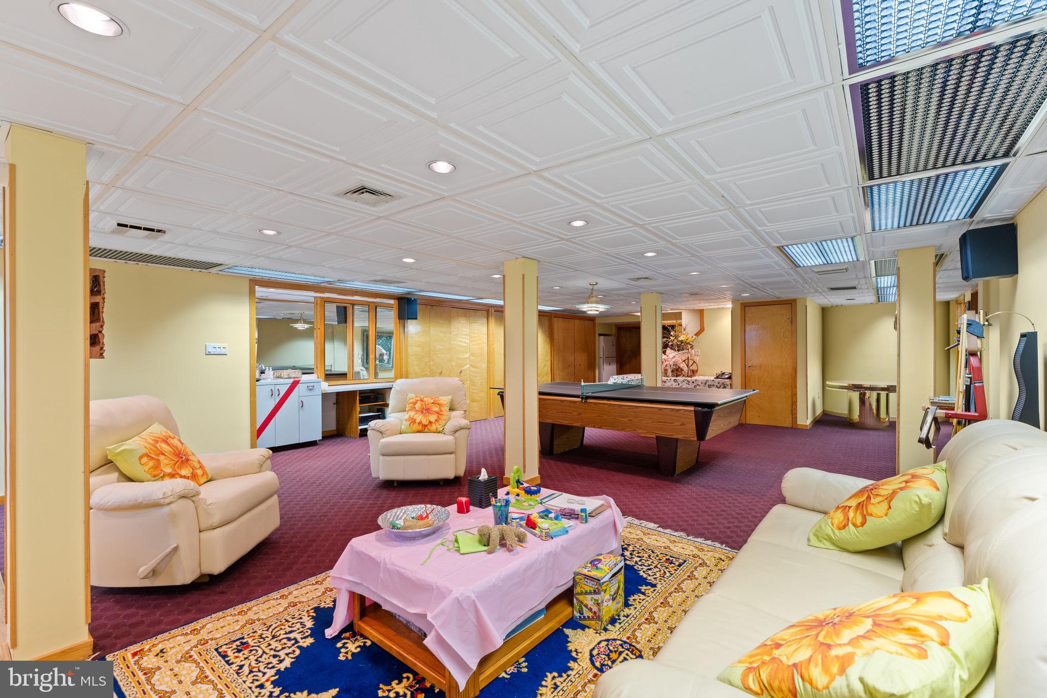 LONG LANE FARMS 2 - Residential