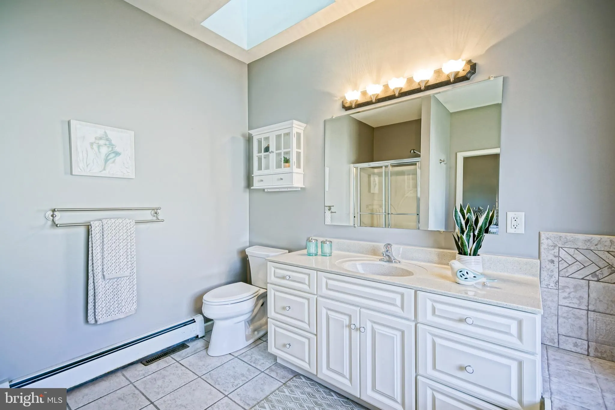 Lewes, Delaware 19958, United States, 5 Bedrooms Bedrooms, ,3 BathroomsBathrooms,Residential,Contingent,38567