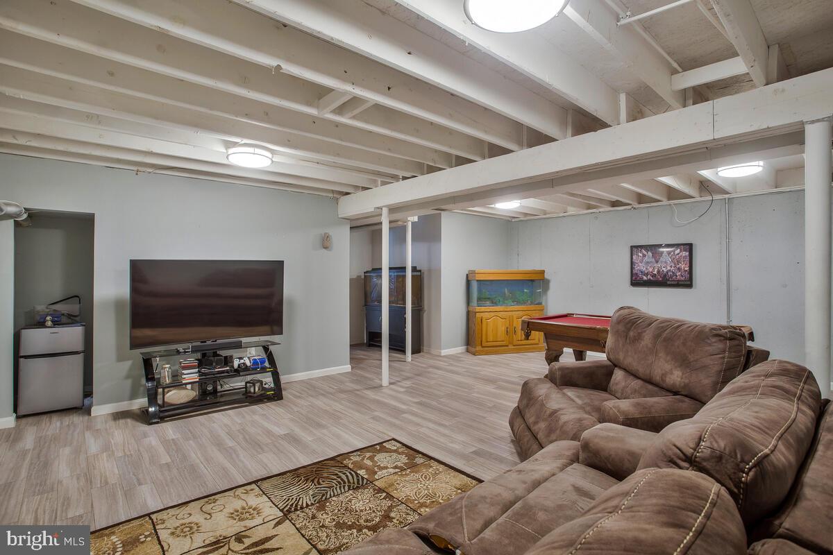 YARDLEY HILLS - Residential