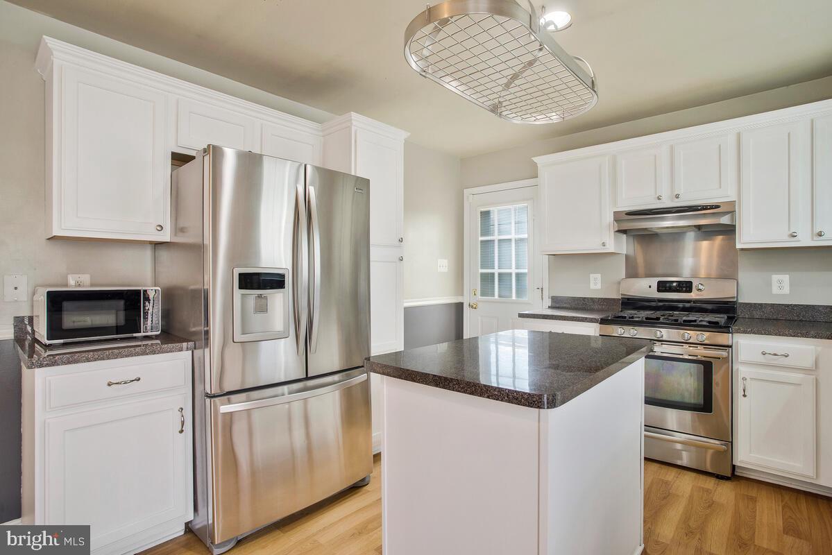 YARDLEY HILLS - Residential