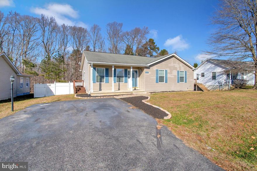 Beautiful single family home. 3 bedrooms 2 bathrooms. Large lot. recently renovated kitchen with basement. A must see. Price reduced