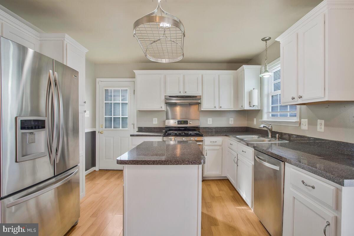 YARDLEY HILLS - Residential