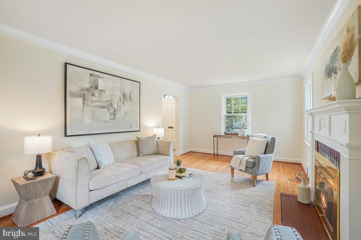 LINDEN FOREST - Residential