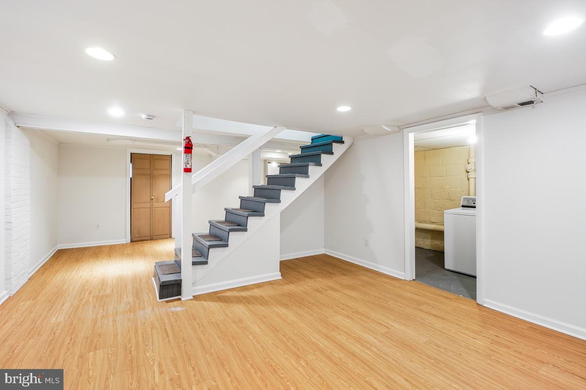 LINDEN FOREST - Residential