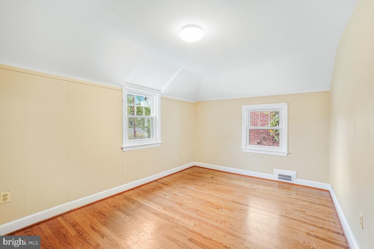 LINDEN FOREST - Residential