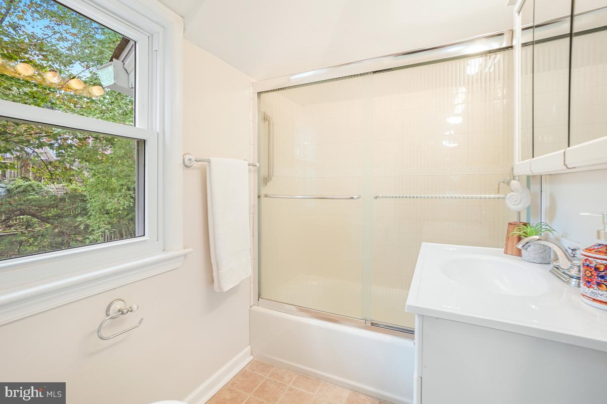 LINDEN FOREST - Residential