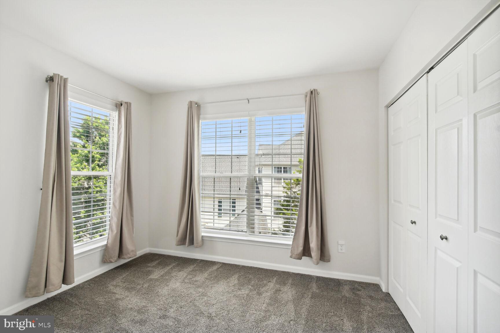 LAKESIDE AT SOUTH RIDING - Residential