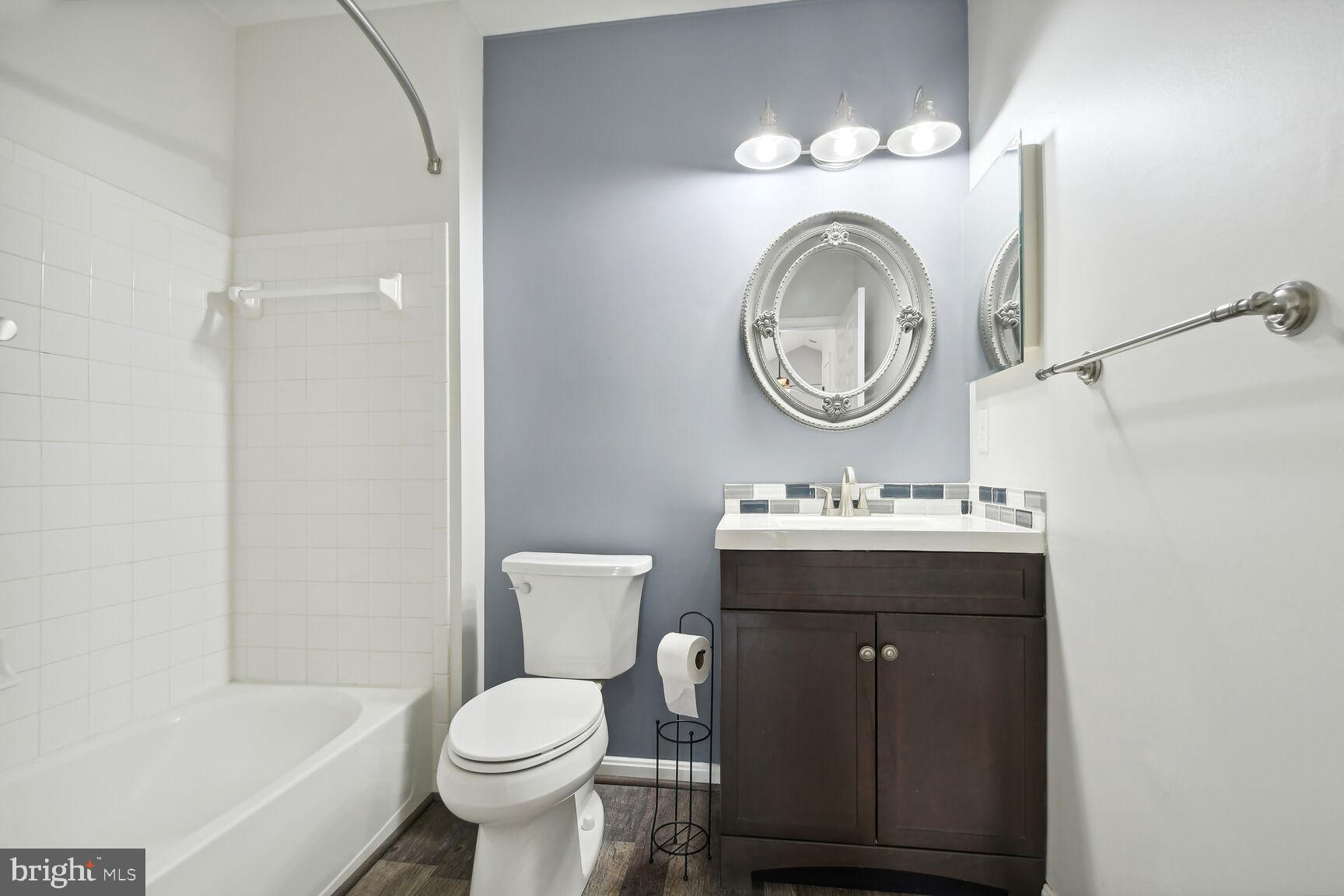 LAKESIDE AT SOUTH RIDING - Residential