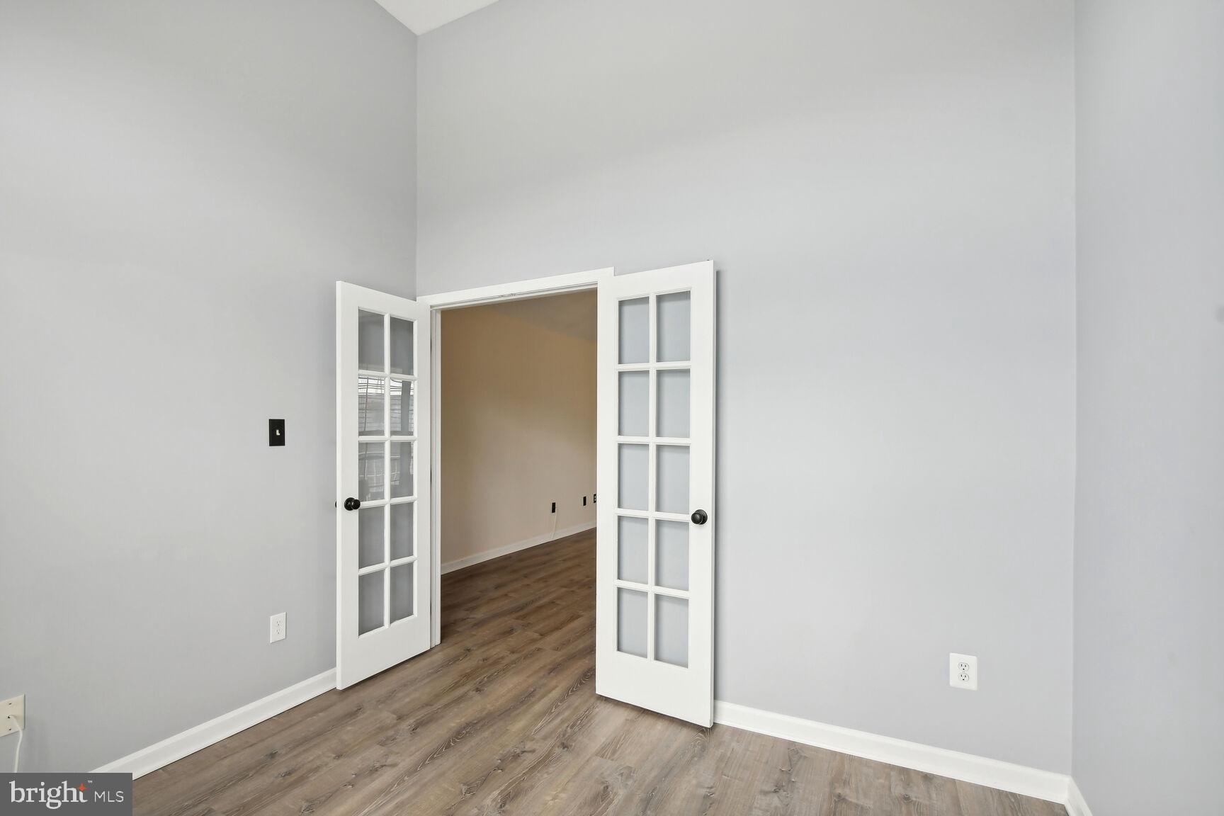 LAKESIDE AT SOUTH RIDING - Residential