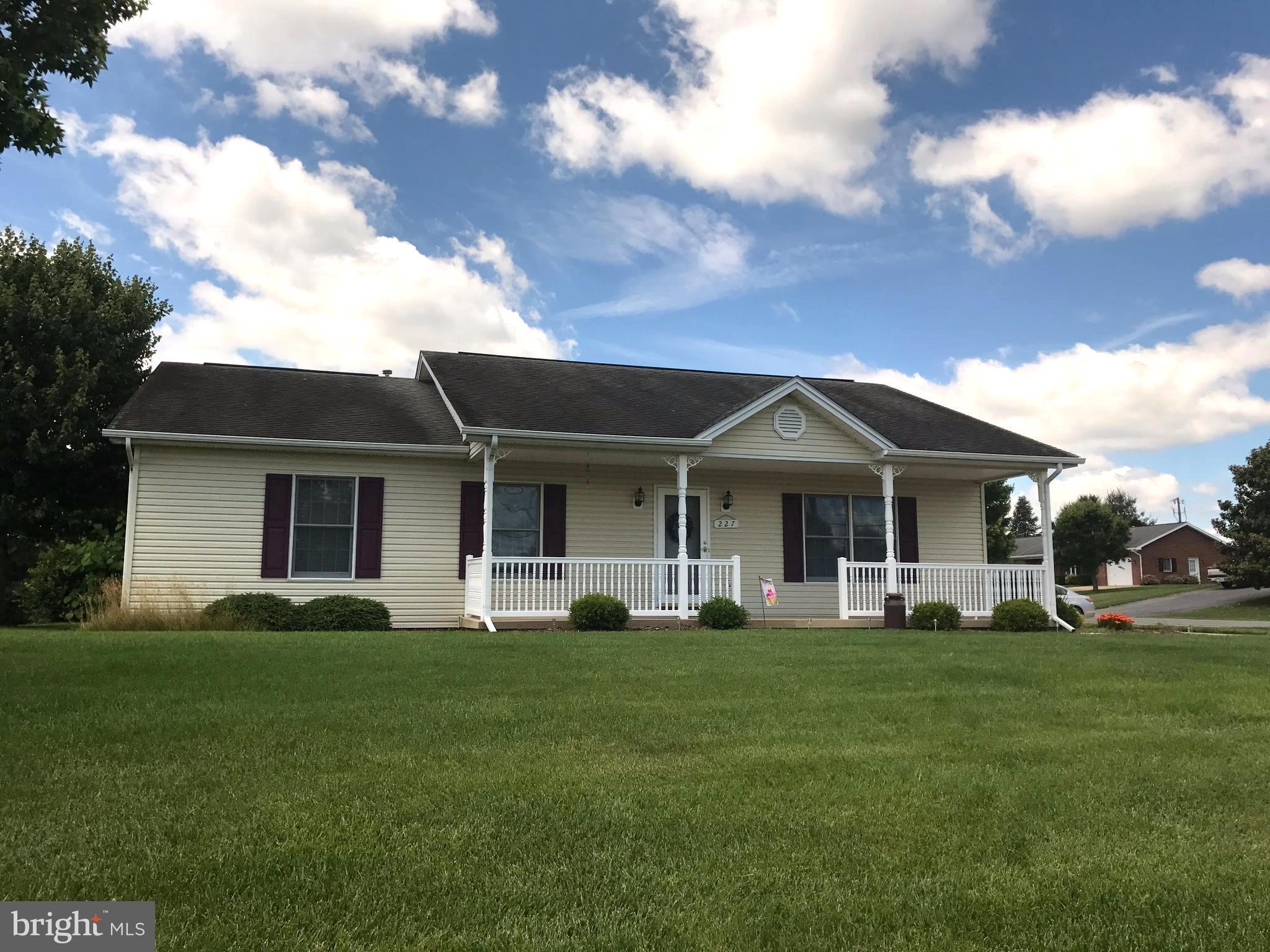 THE FOOTHILLS - Residential