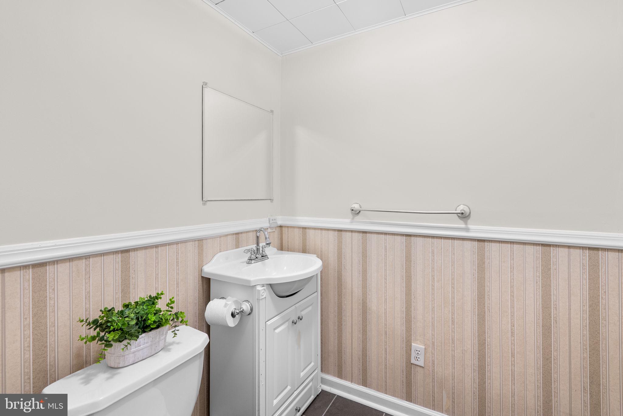 NOTTINGHAM VILLAGE - Residential