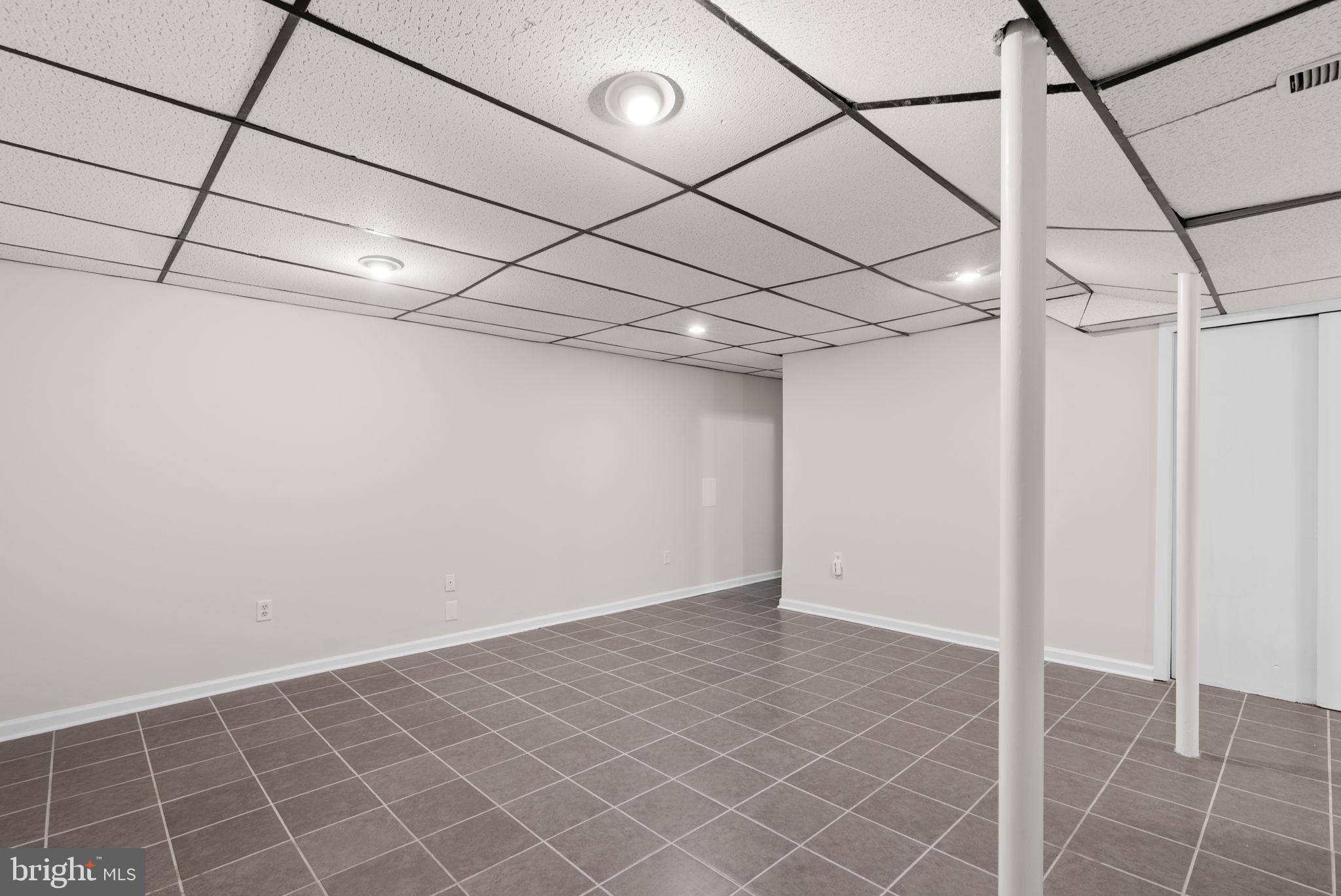 NOTTINGHAM VILLAGE - Residential