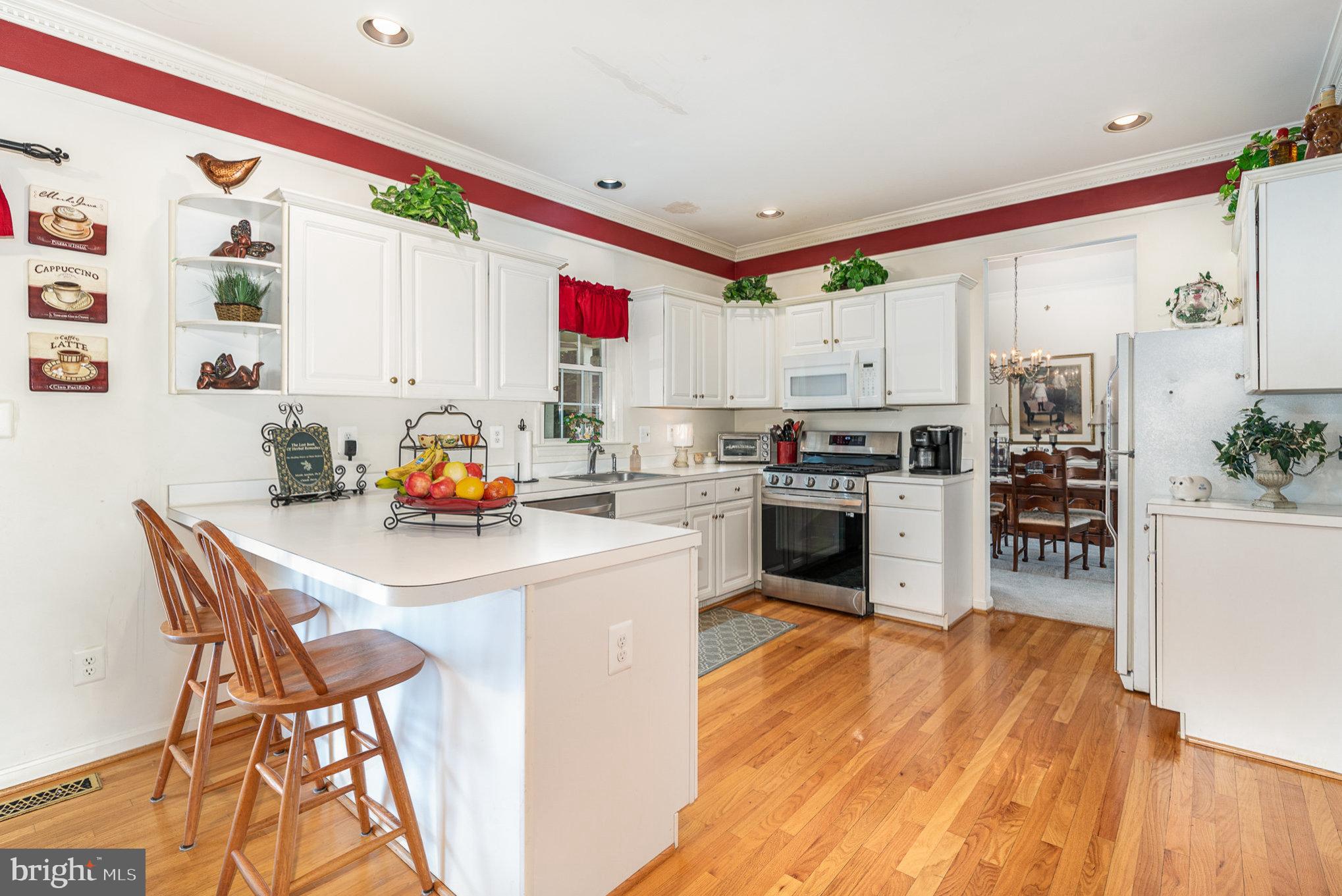 HENDERSON MANOR - Residential