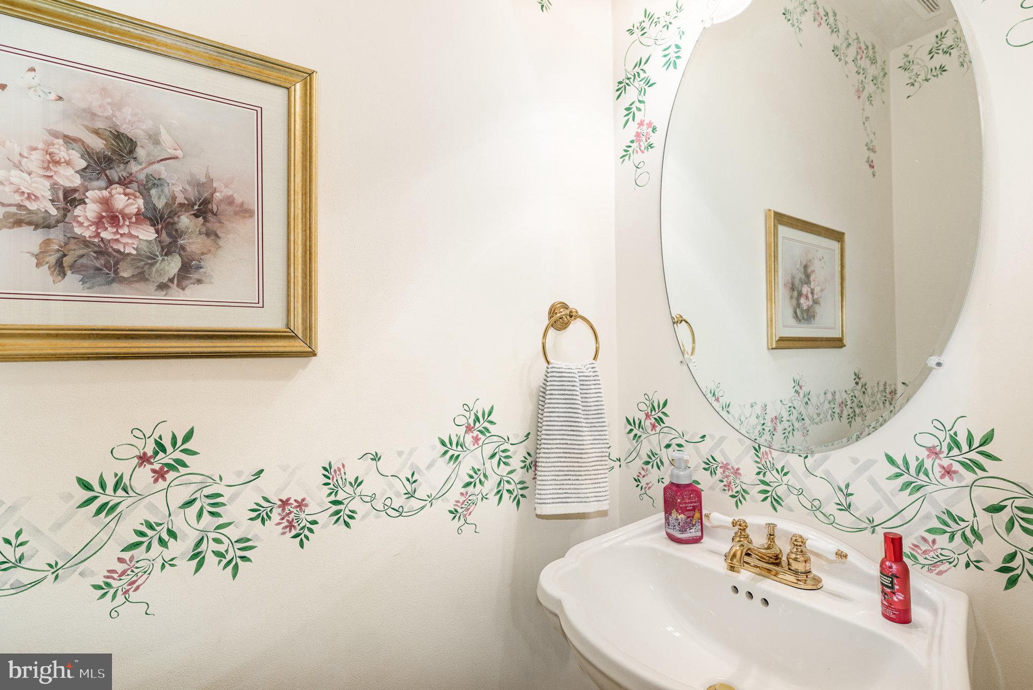 HENDERSON MANOR - Residential