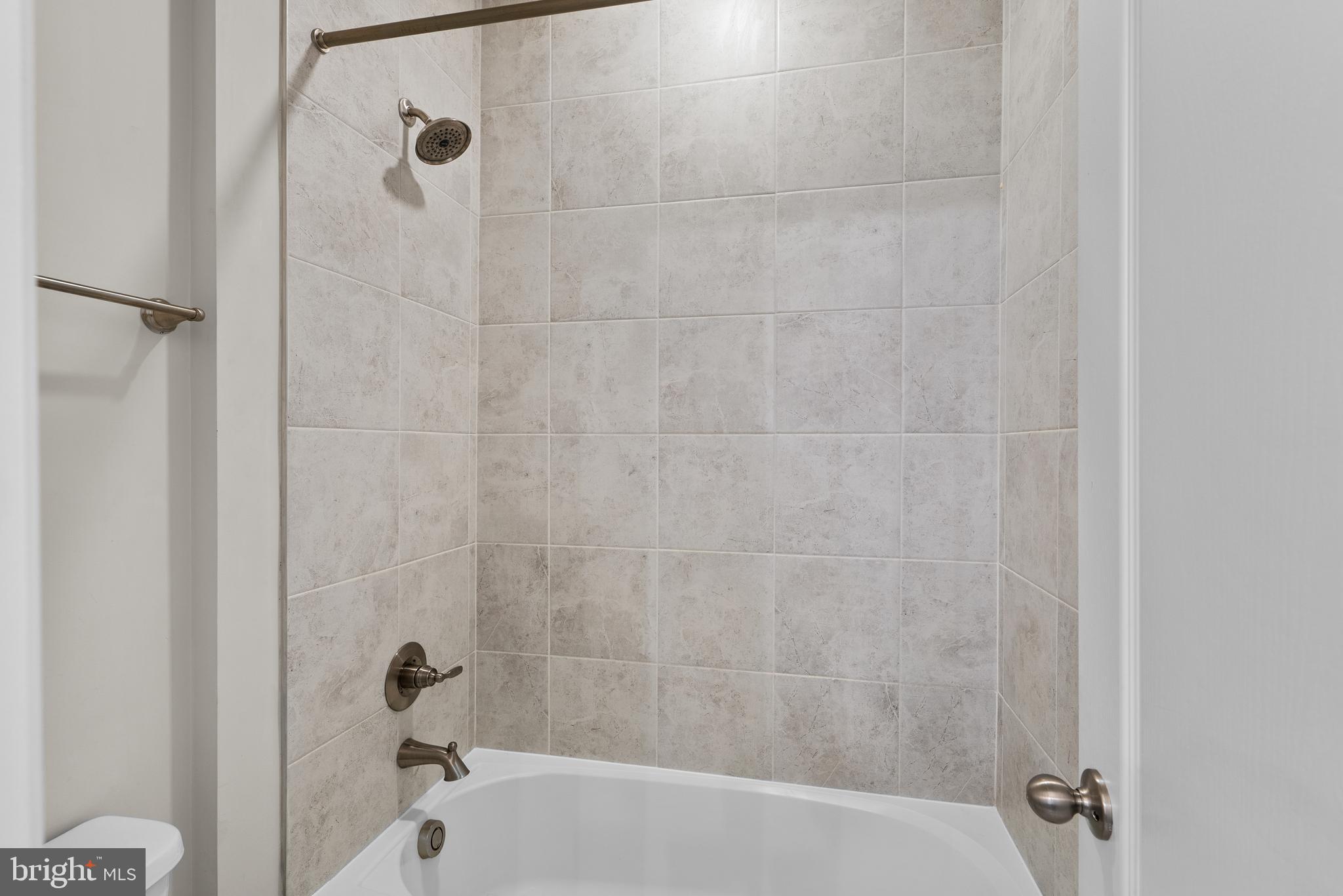 TANTALLON SQUARE - Residential