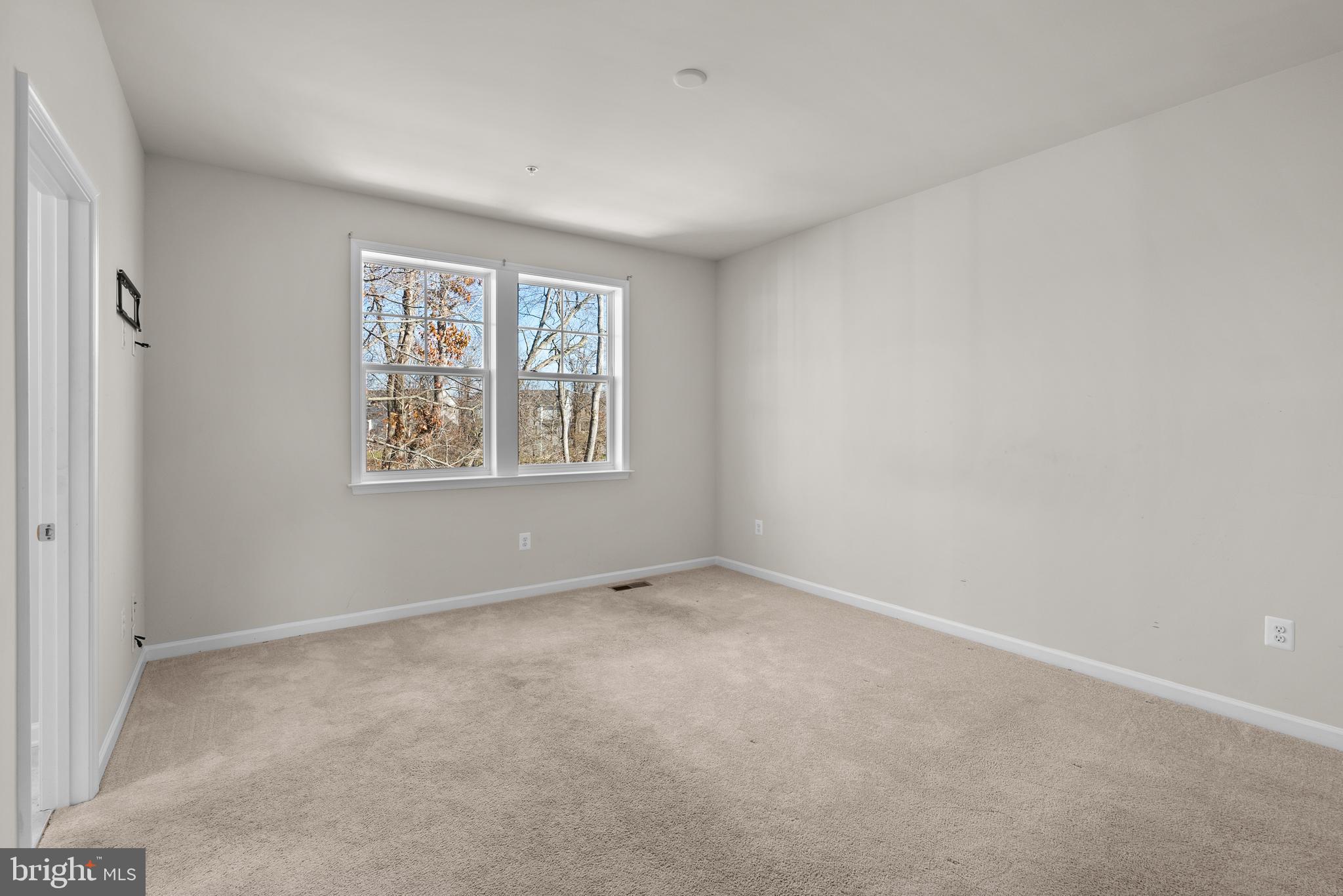 TANTALLON SQUARE - Residential