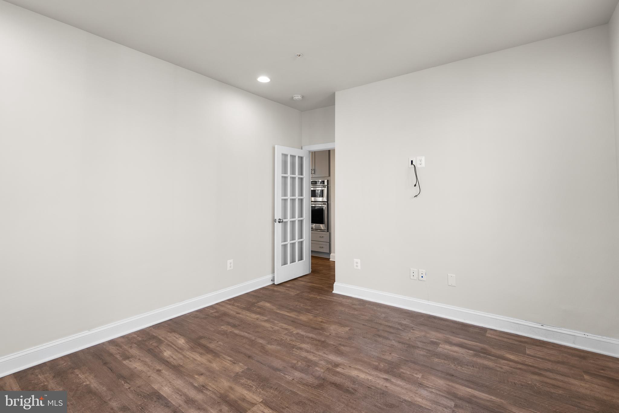 TANTALLON SQUARE - Residential