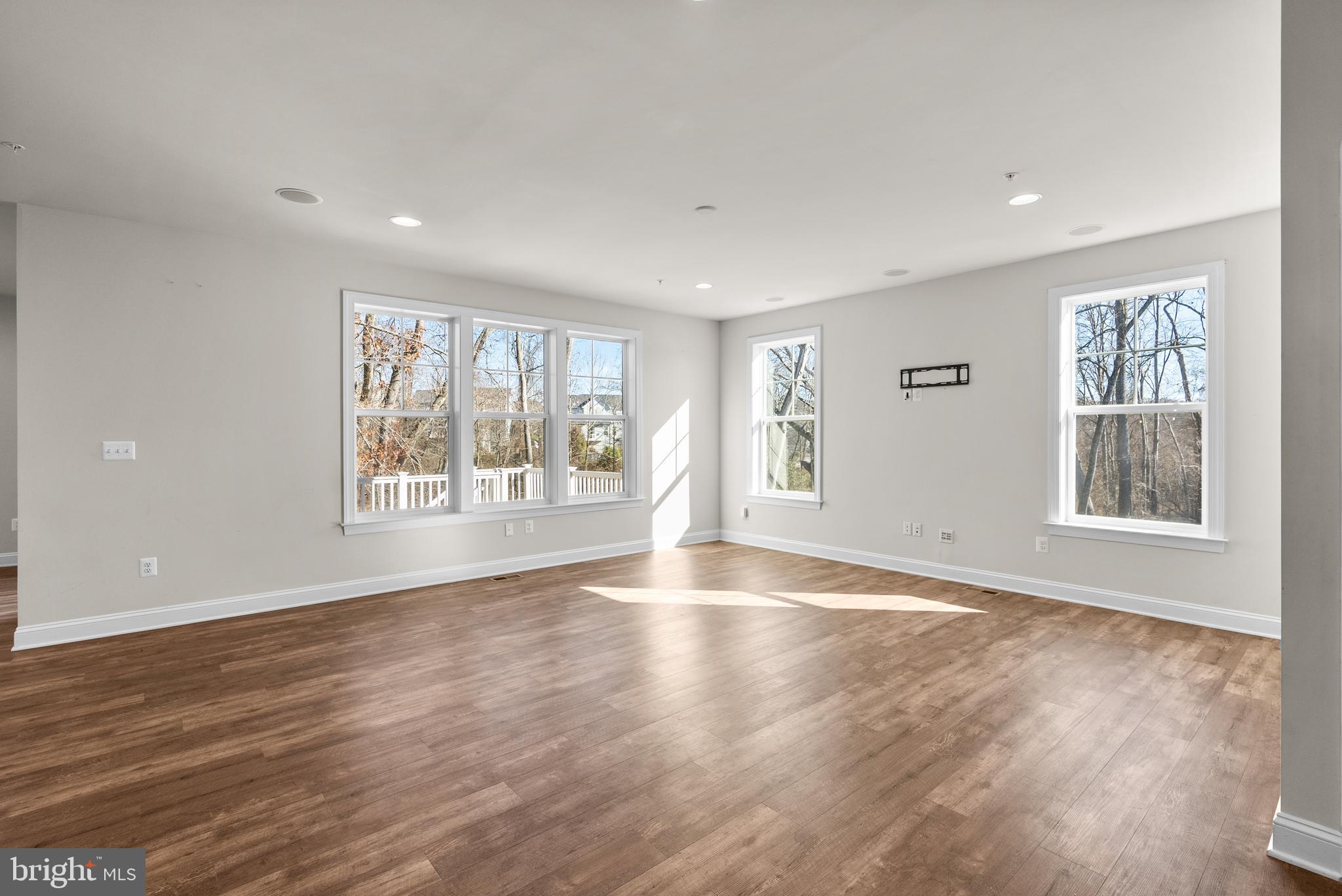 TANTALLON SQUARE - Residential