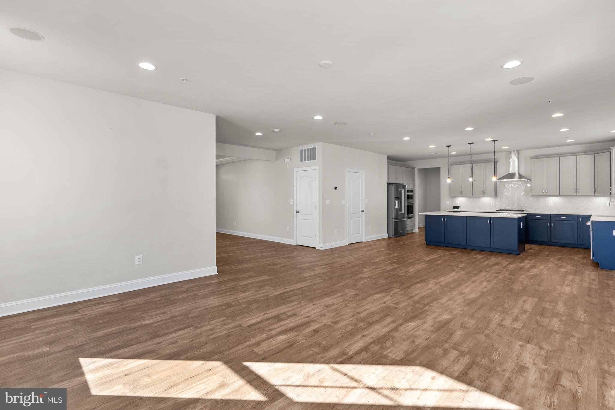 TANTALLON SQUARE - Residential