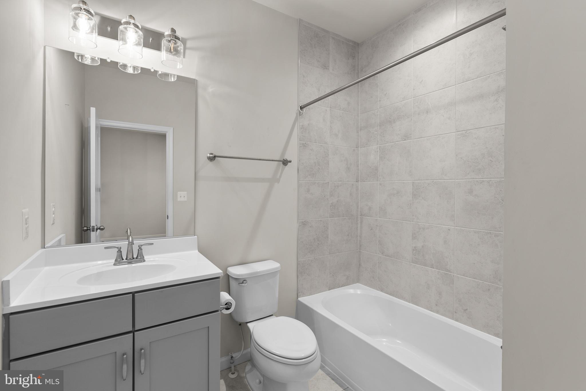 TANTALLON SQUARE - Residential