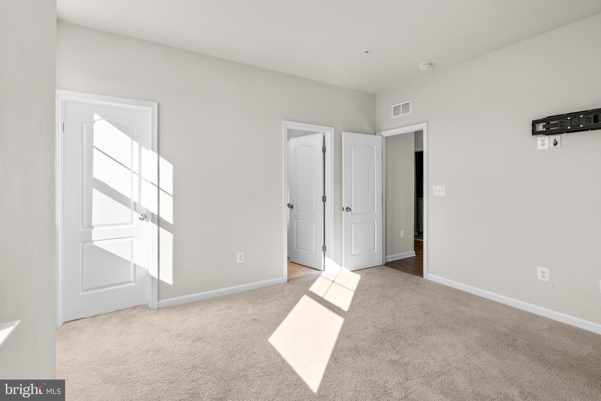 TANTALLON SQUARE - Residential