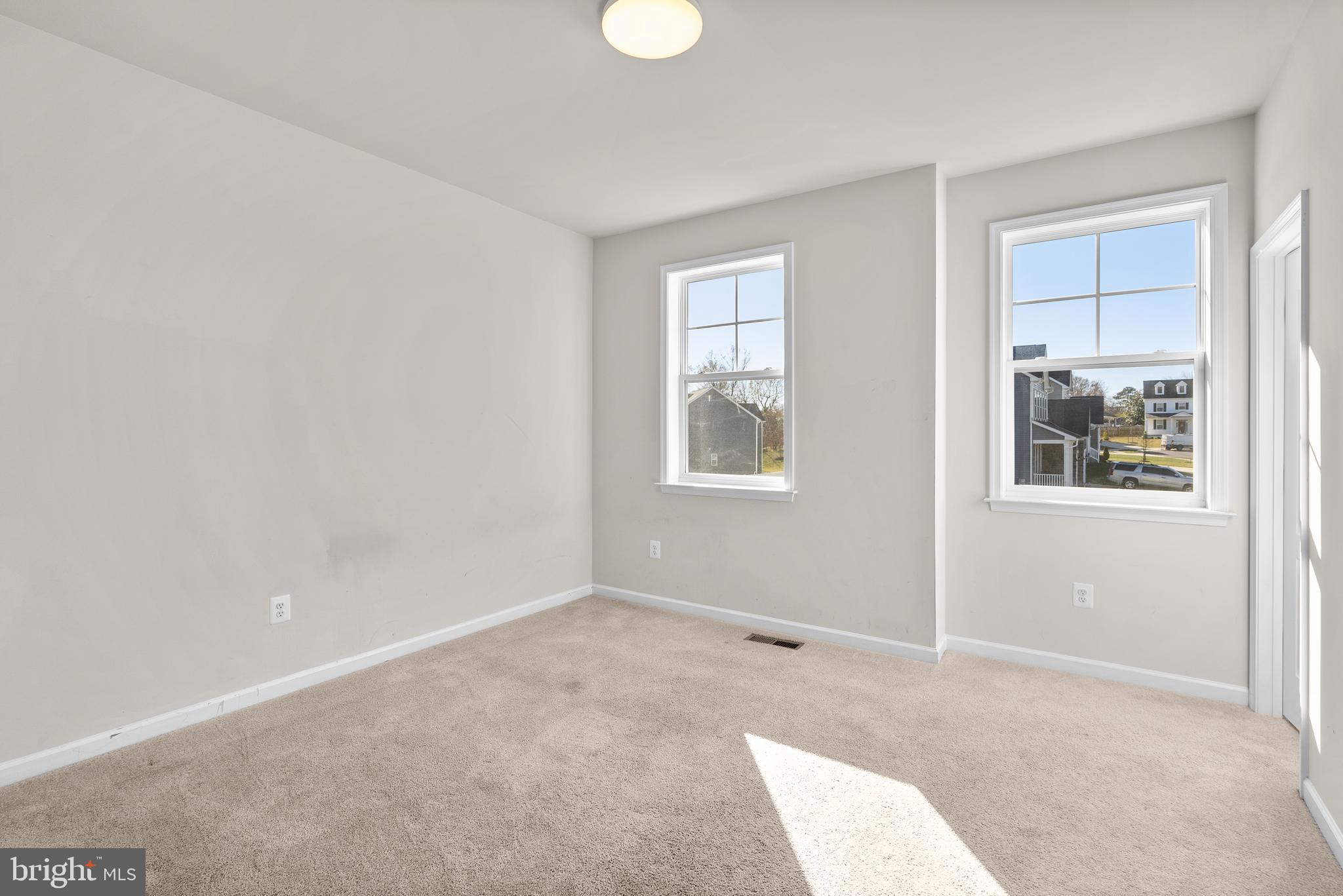 TANTALLON SQUARE - Residential