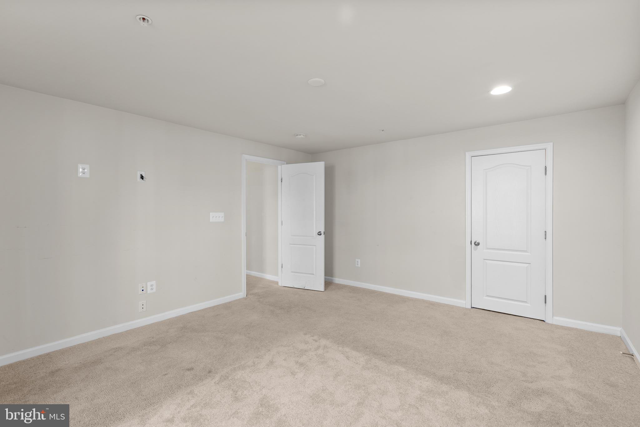 TANTALLON SQUARE - Residential